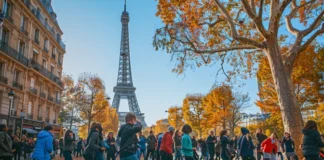 Les meilleures activités de team building à Paris : rallyes urbains, jeux de piste, visites guidées et plus